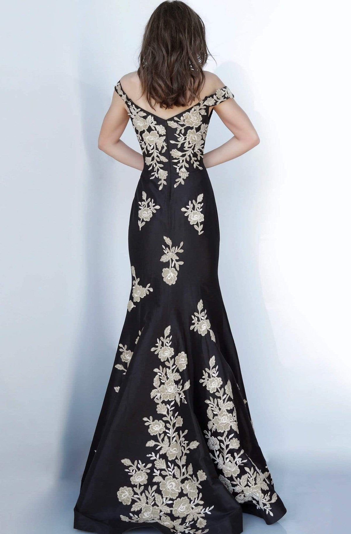 Jovani - 00635 Sweetheart Embroidered Trumpet Dress